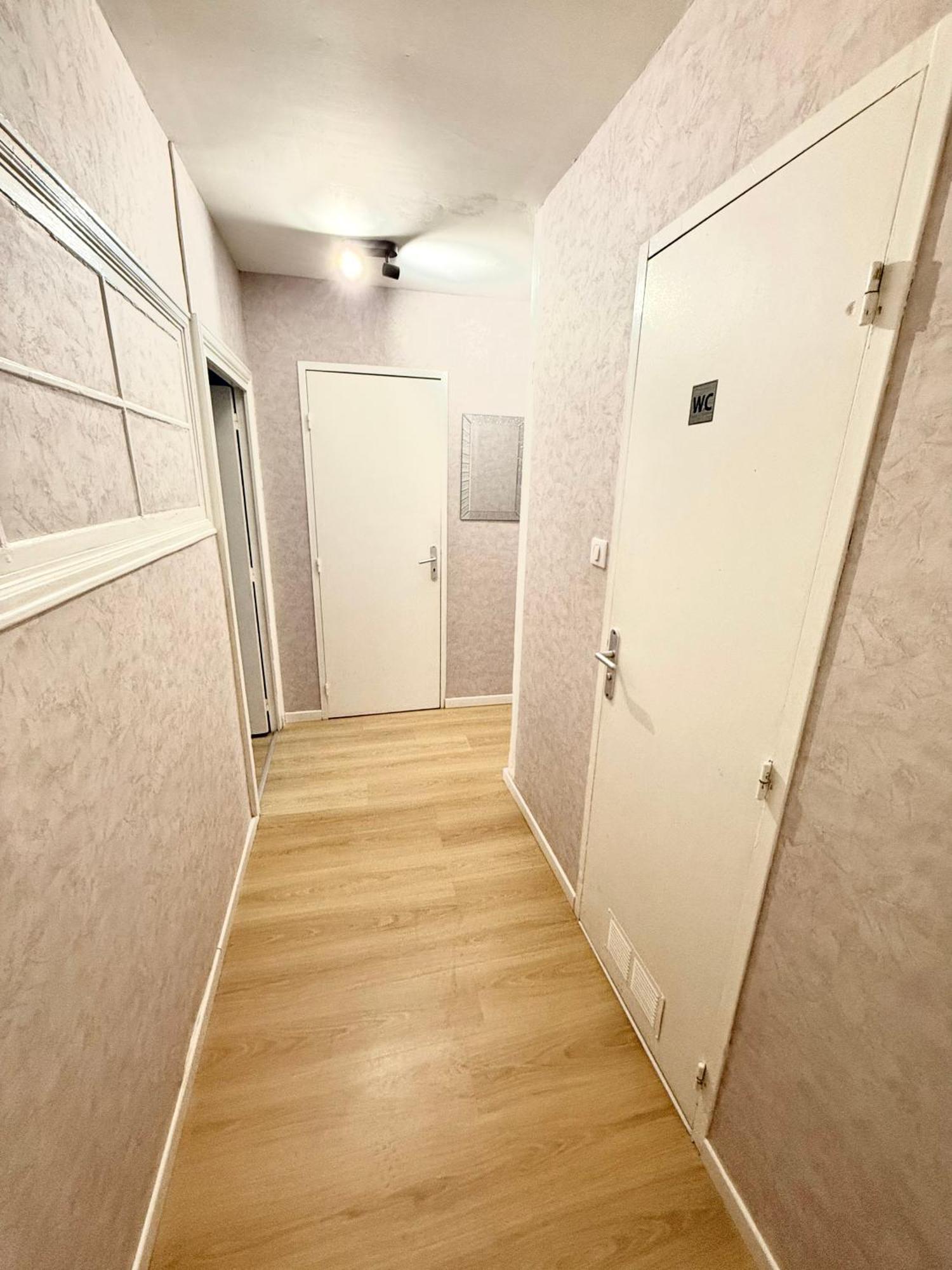 Le Retro Apartment Saint-Laurent-sur-Saone ภายนอก รูปภาพ
